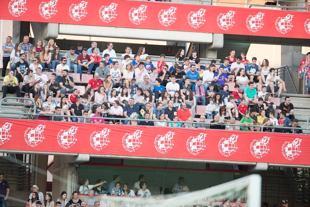 ¿Estuviste en el partido del final de la Copa de la Reina? Búscate en las gradas