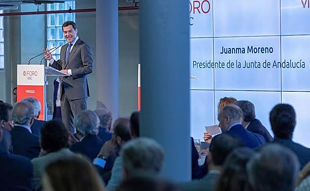 El presidente de la Junta, Juanma Moreno, durante su intervención ayer en un desayuno informativo en el Foro ABC.