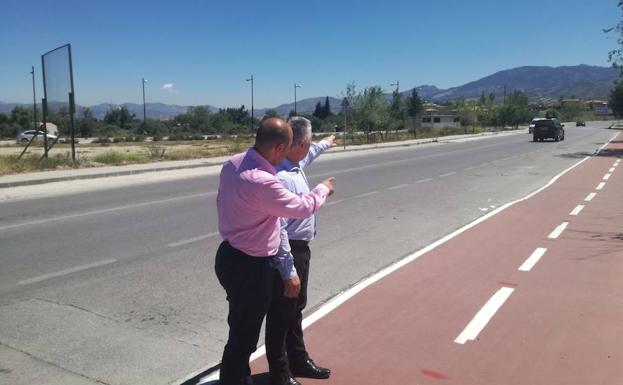 Diputación termina las obras de la travesía de Otura, que incluye un carril bici y otro peatonal 