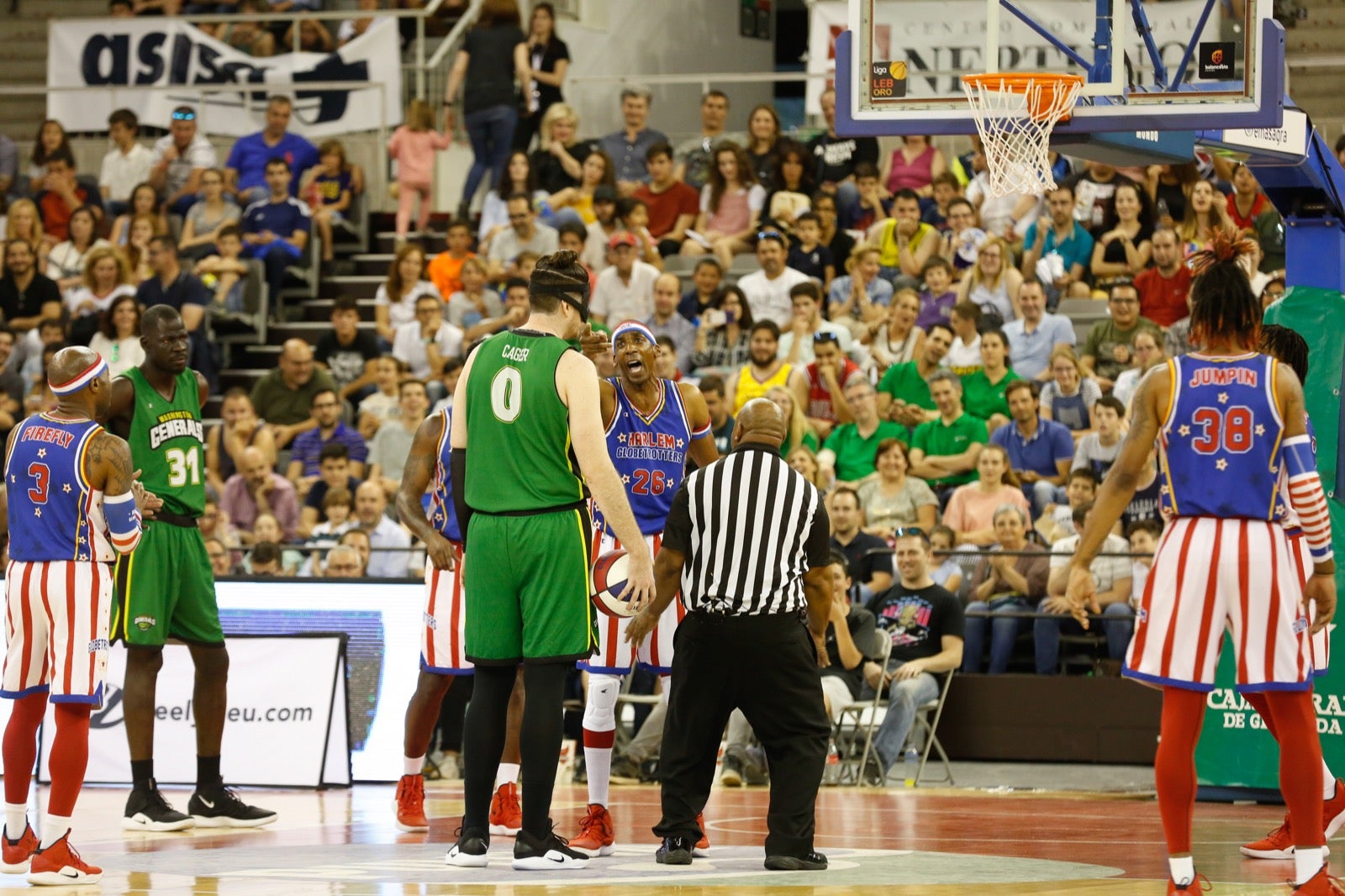 El Palacio de los Deportes de Granada fue el escenario de las espectaculares acrobacias con canastas de por medio del mítico equipo de Harlem