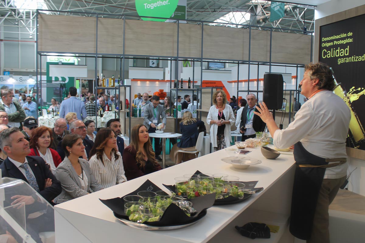 Gran ambiente en la feria expoliva durante su tercera jornada