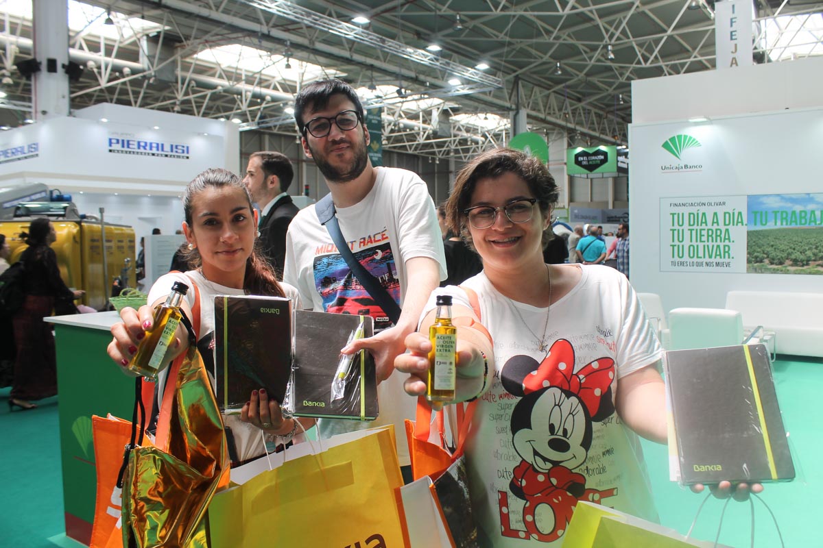 Gran ambiente en la feria expoliva durante su tercera jornada