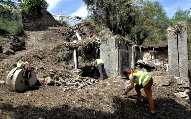 Acondicionan y adecentan el 'Sendero de Gerald Brenan', uno de los lugares más visitados y transitados por turistas y visitantes