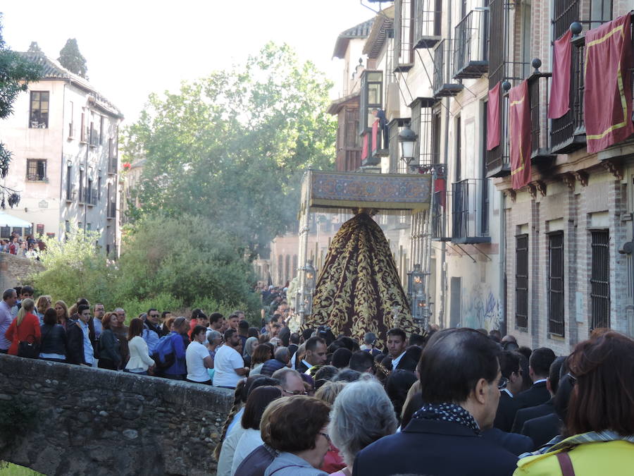 Aquí puedes ver una seleción de las mejores imágenes del recorrido de la Virgen de las Maravillas por las calles de la capital