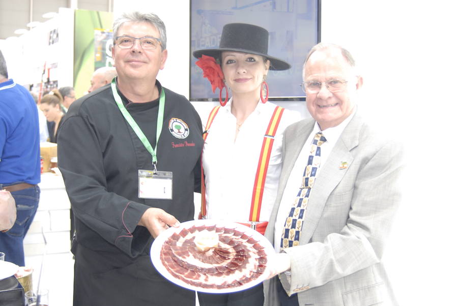 Gran ambiente en la feria expoliva durante su tercera jornada