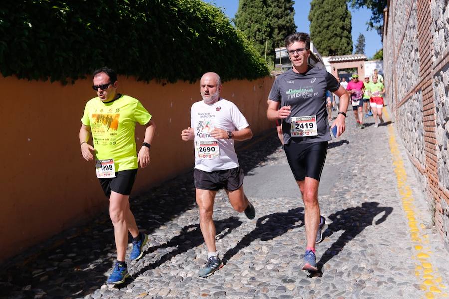 Un total de 13.1 kilómetros, dos menos que la pasada edición, y un desnivel acumulado de 207 metros de auténtica belleza por los barrios del Albaicín y el Sacromonte, dejando la Alhambra a la espalda, sin dejar de recorrer también los espacios más emblemáticos de la capital