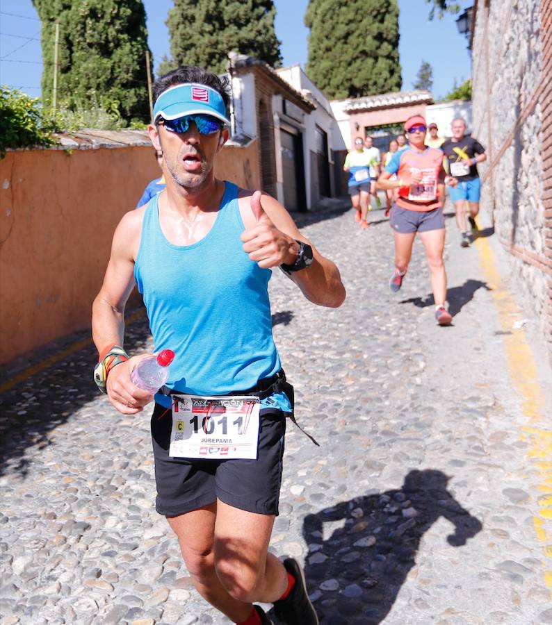 Un total de 13.1 kilómetros, dos menos que la pasada edición, y un desnivel acumulado de 207 metros de auténtica belleza por los barrios del Albaicín y el Sacromonte, dejando la Alhambra a la espalda, sin dejar de recorrer también los espacios más emblemáticos de la capital