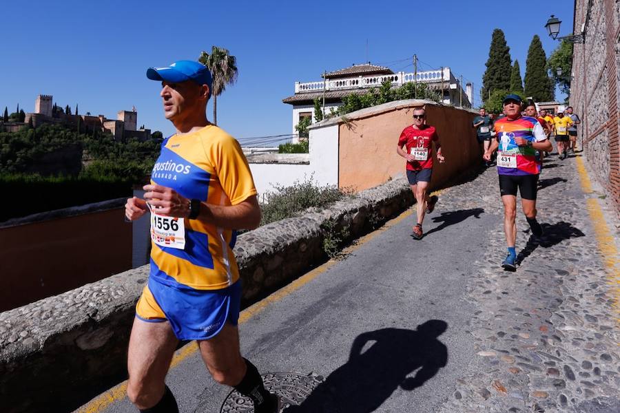 Un total de 13.1 kilómetros, dos menos que la pasada edición, y un desnivel acumulado de 207 metros de auténtica belleza por los barrios del Albaicín y el Sacromonte, dejando la Alhambra a la espalda, sin dejar de recorrer también los espacios más emblemáticos de la capital