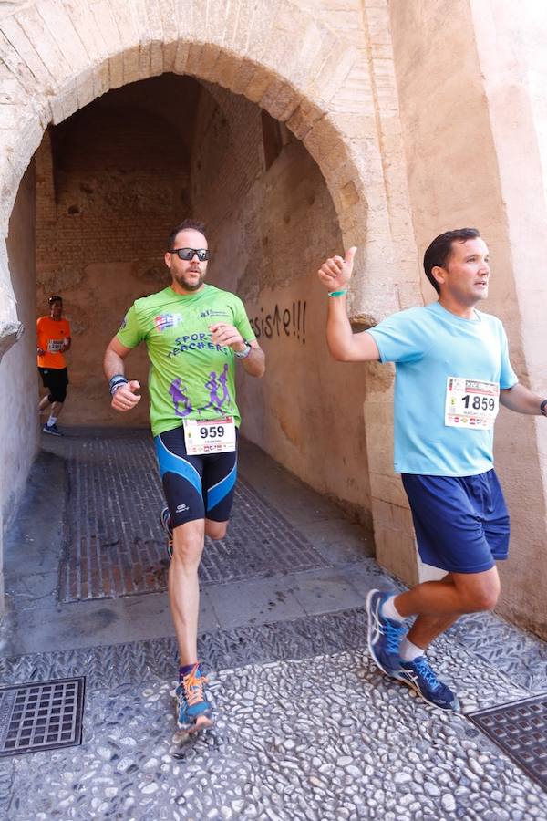 Un total de 13.1 kilómetros, dos menos que la pasada edición, y un desnivel acumulado de 207 metros de auténtica belleza por los barrios del Albaicín y el Sacromonte, dejando la Alhambra a la espalda, sin dejar de recorrer también los espacios más emblemáticos de la capital