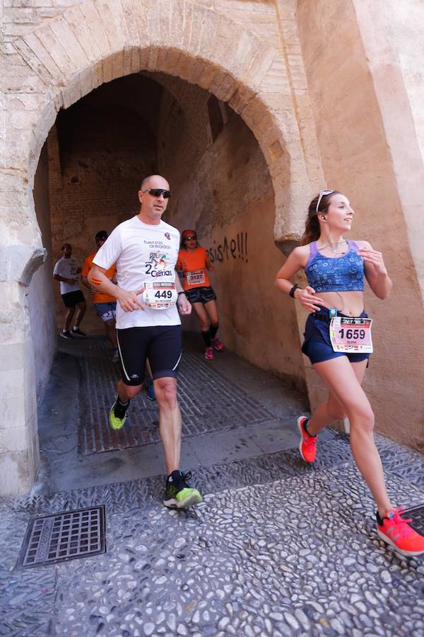 Un total de 13.1 kilómetros, dos menos que la pasada edición, y un desnivel acumulado de 207 metros de auténtica belleza por los barrios del Albaicín y el Sacromonte, dejando la Alhambra a la espalda, sin dejar de recorrer también los espacios más emblemáticos de la capital