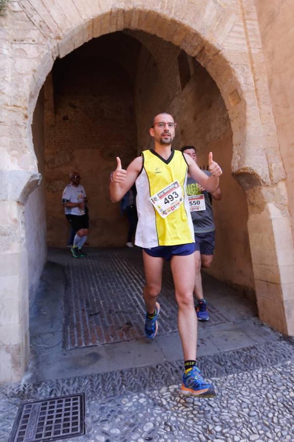 Un total de 13.1 kilómetros, dos menos que la pasada edición, y un desnivel acumulado de 207 metros de auténtica belleza por los barrios del Albaicín y el Sacromonte, dejando la Alhambra a la espalda, sin dejar de recorrer también los espacios más emblemáticos de la capital