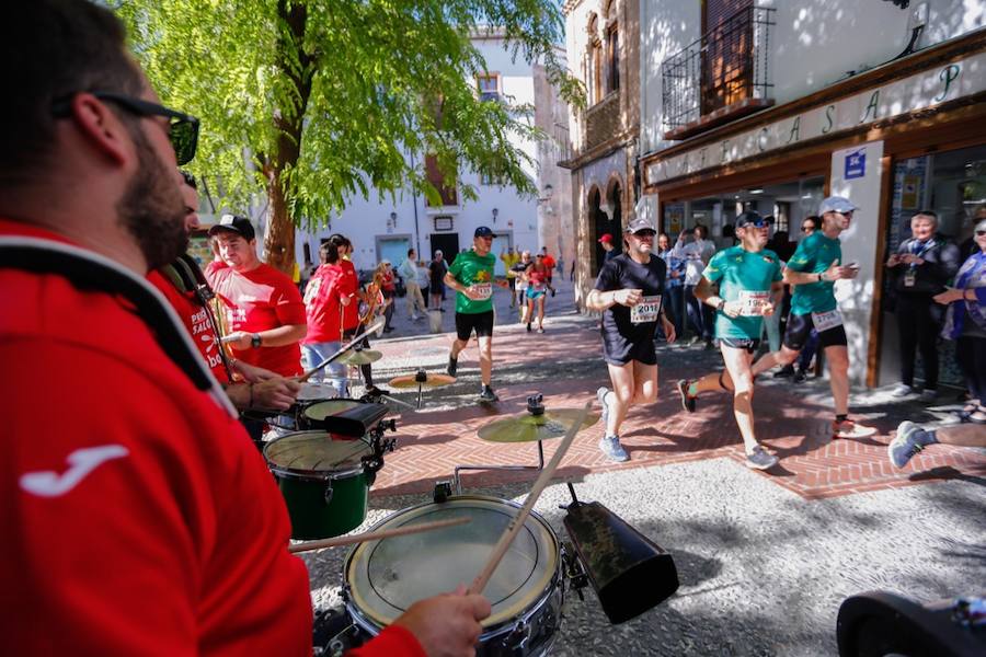 Un total de 13.1 kilómetros, dos menos que la pasada edición, y un desnivel acumulado de 207 metros de auténtica belleza por los barrios del Albaicín y el Sacromonte, dejando la Alhambra a la espalda, sin dejar de recorrer también los espacios más emblemáticos de la capital