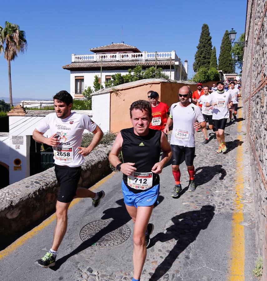 Un total de 13.1 kilómetros, dos menos que la pasada edición, y un desnivel acumulado de 207 metros de auténtica belleza por los barrios del Albaicín y el Sacromonte, dejando la Alhambra a la espalda, sin dejar de recorrer también los espacios más emblemáticos de la capital