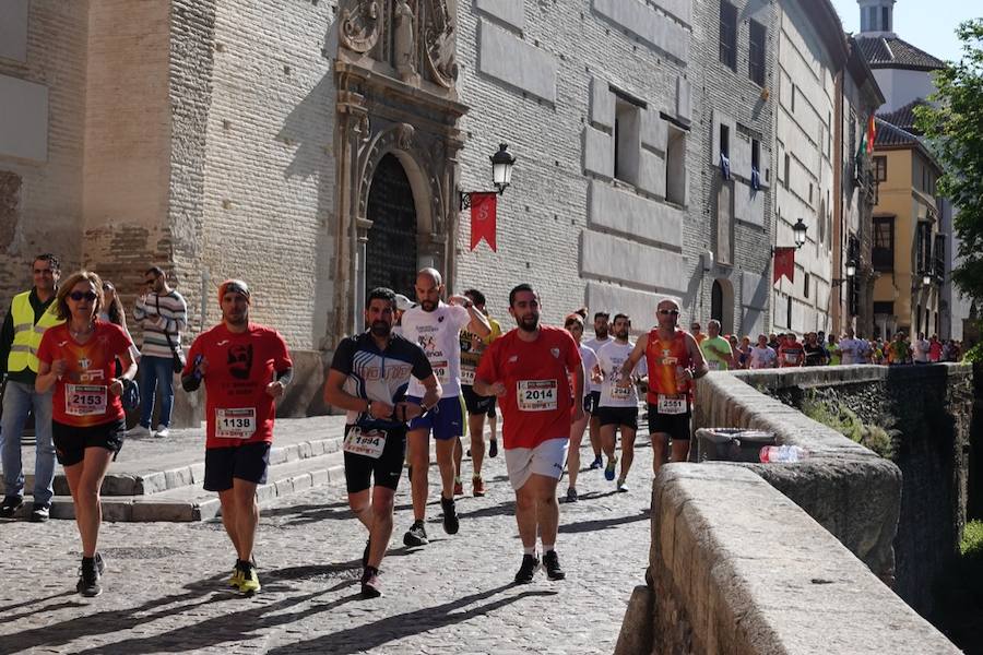 Un total de 13.1 kilómetros, dos menos que la pasada edición, y un desnivel acumulado de 207 metros de auténtica belleza por los barrios del Albaicín y el Sacromonte, dejando la Alhambra a la espalda, sin dejar de recorrer también los espacios más emblemáticos de la capital