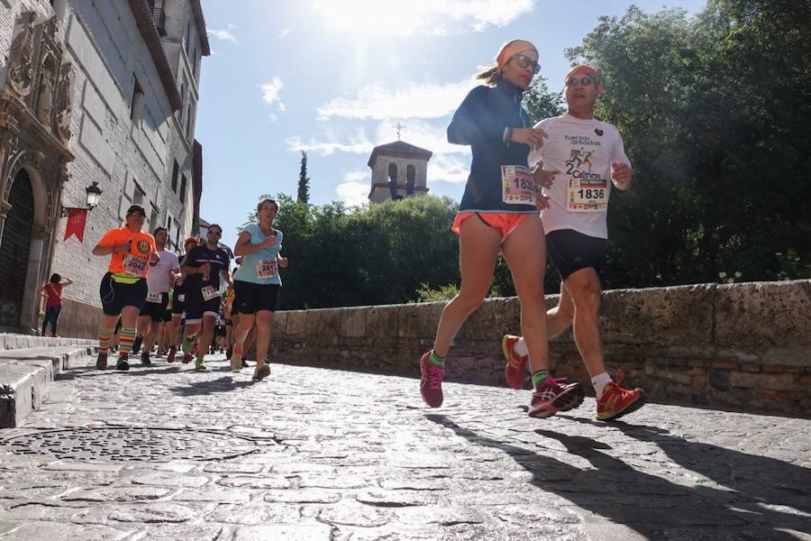 Un total de 13.1 kilómetros, dos menos que la pasada edición, y un desnivel acumulado de 207 metros de auténtica belleza por los barrios del Albaicín y el Sacromonte, dejando la Alhambra a la espalda, sin dejar de recorrer también los espacios más emblemáticos de la capital