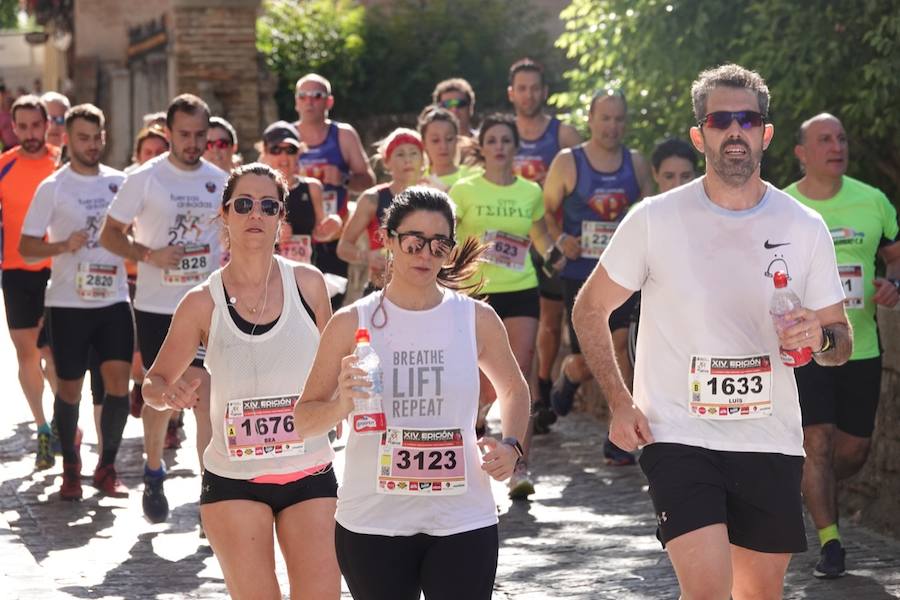 Un total de 13.1 kilómetros, dos menos que la pasada edición, y un desnivel acumulado de 207 metros de auténtica belleza por los barrios del Albaicín y el Sacromonte, dejando la Alhambra a la espalda, sin dejar de recorrer también los espacios más emblemáticos de la capital