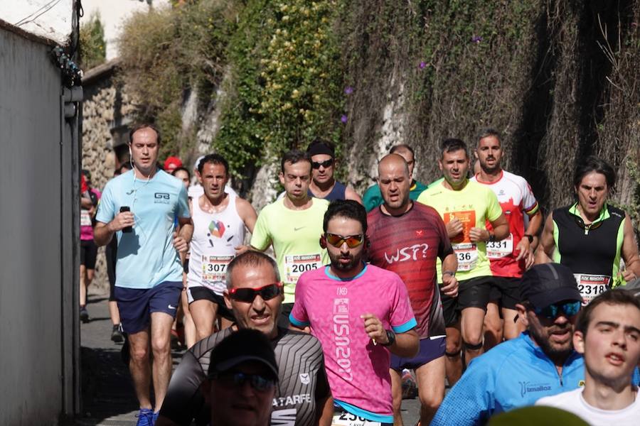 Un total de 13.1 kilómetros, dos menos que la pasada edición, y un desnivel acumulado de 207 metros de auténtica belleza por los barrios del Albaicín y el Sacromonte, dejando la Alhambra a la espalda, sin dejar de recorrer también los espacios más emblemáticos de la capital