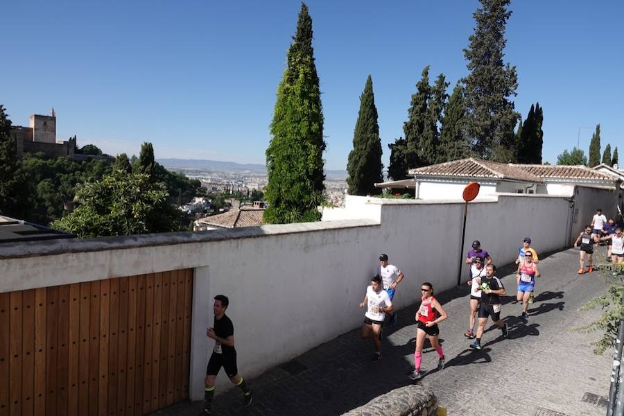 Un total de 13.1 kilómetros, dos menos que la pasada edición, y un desnivel acumulado de 207 metros de auténtica belleza por los barrios del Albaicín y el Sacromonte, dejando la Alhambra a la espalda, sin dejar de recorrer también los espacios más emblemáticos de la capital