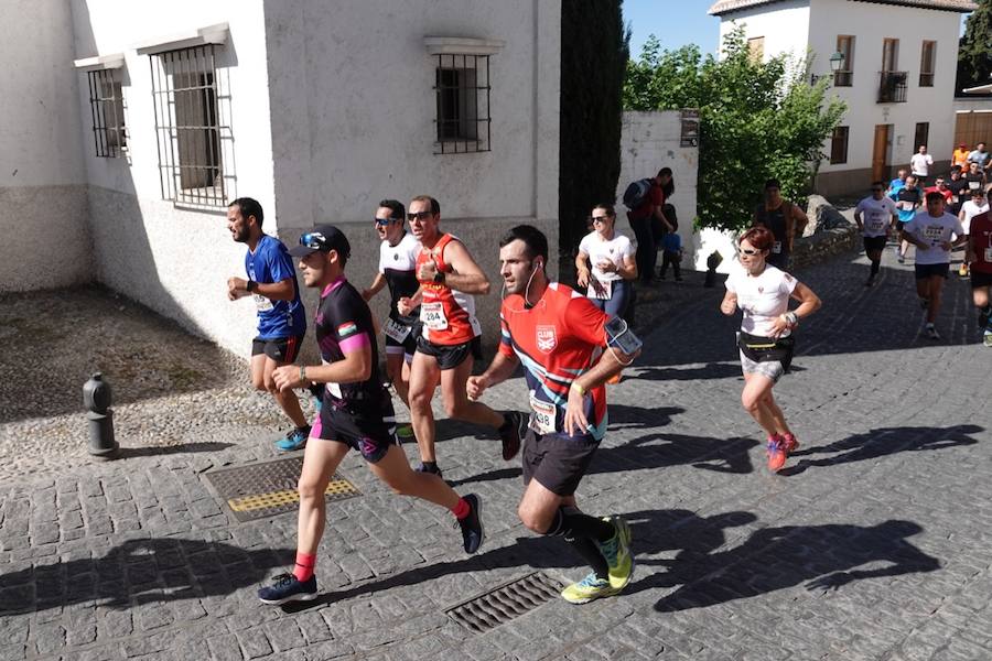 Un total de 13.1 kilómetros, dos menos que la pasada edición, y un desnivel acumulado de 207 metros de auténtica belleza por los barrios del Albaicín y el Sacromonte, dejando la Alhambra a la espalda, sin dejar de recorrer también los espacios más emblemáticos de la capital