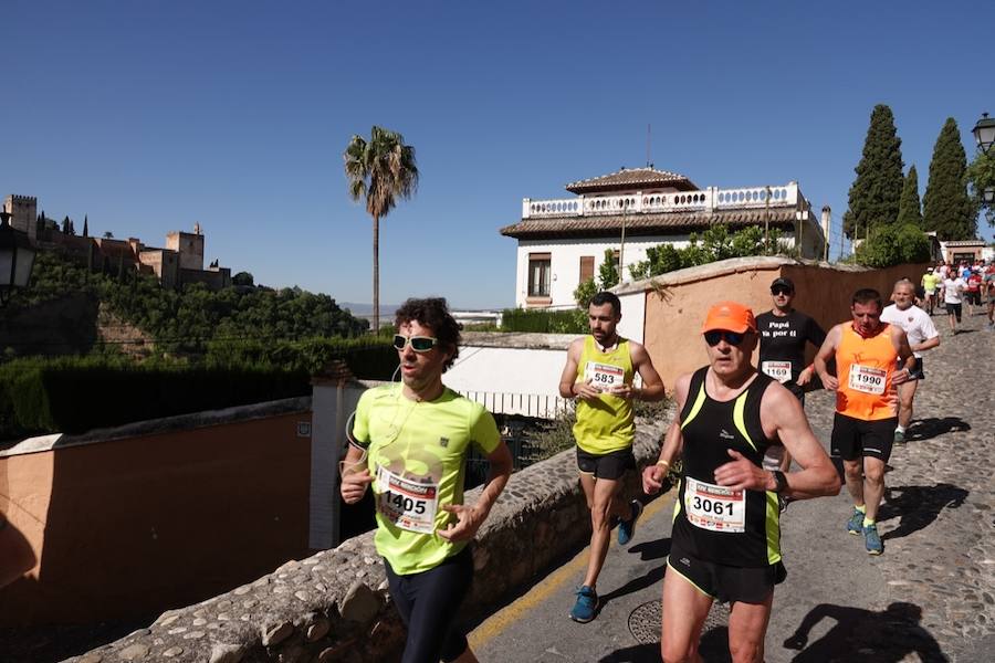 Un total de 13.1 kilómetros, dos menos que la pasada edición, y un desnivel acumulado de 207 metros de auténtica belleza por los barrios del Albaicín y el Sacromonte, dejando la Alhambra a la espalda, sin dejar de recorrer también los espacios más emblemáticos de la capital