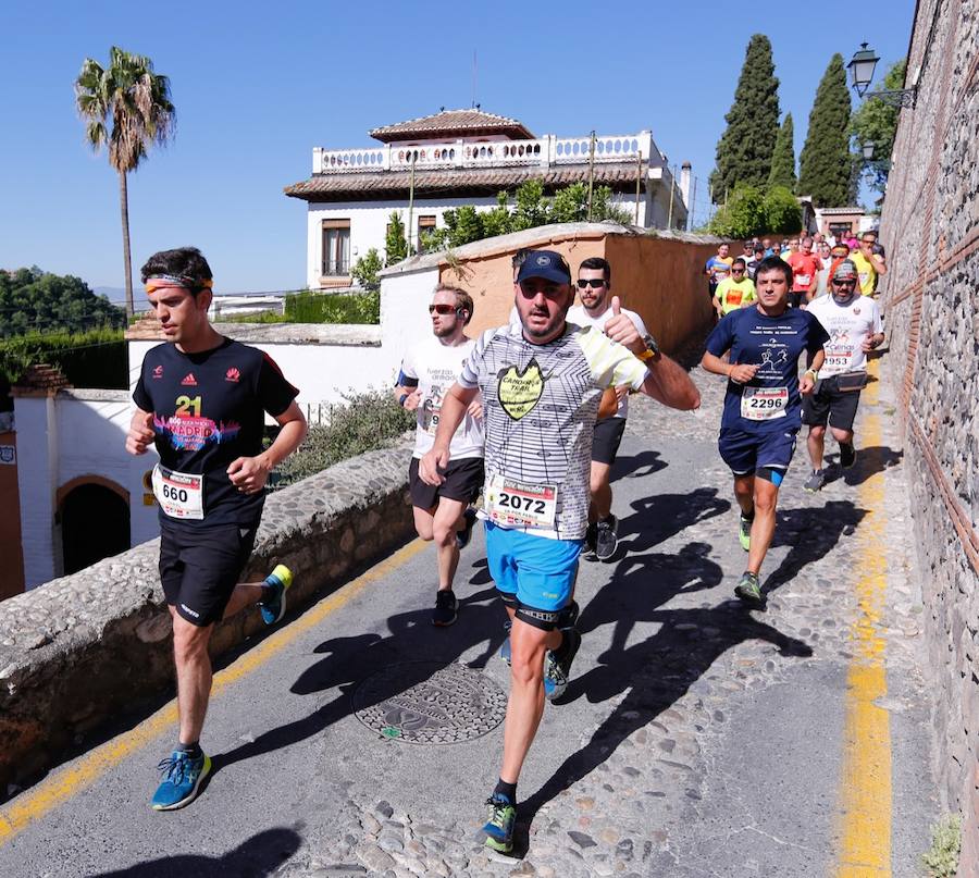 Un total de 13.1 kilómetros, dos menos que la pasada edición, y un desnivel acumulado de 207 metros de auténtica belleza por los barrios del Albaicín y el Sacromonte, dejando la Alhambra a la espalda, sin dejar de recorrer también los espacios más emblemáticos de la capital