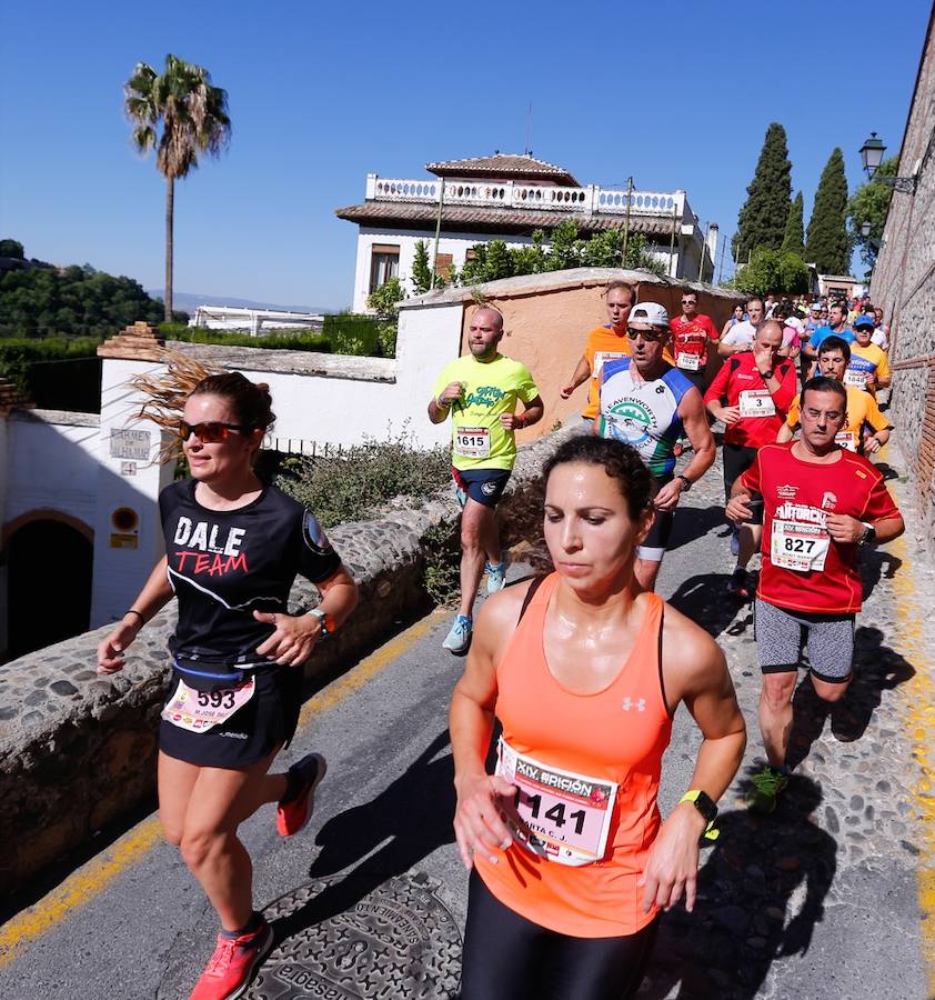 Un total de 13.1 kilómetros, dos menos que la pasada edición, y un desnivel acumulado de 207 metros de auténtica belleza por los barrios del Albaicín y el Sacromonte, dejando la Alhambra a la espalda, sin dejar de recorrer también los espacios más emblemáticos de la capital