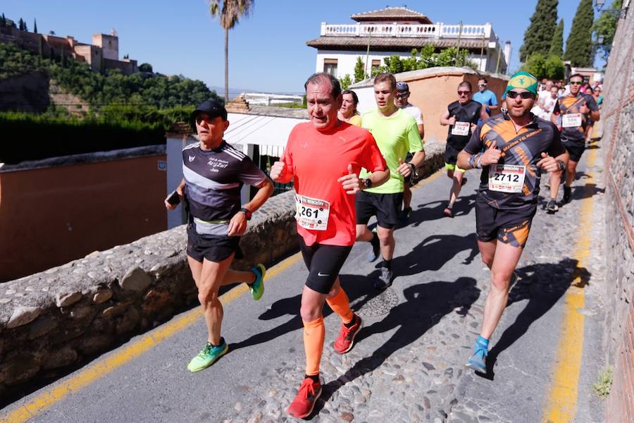 Un total de 13.1 kilómetros, dos menos que la pasada edición, y un desnivel acumulado de 207 metros de auténtica belleza por los barrios del Albaicín y el Sacromonte, dejando la Alhambra a la espalda, sin dejar de recorrer también los espacios más emblemáticos de la capital