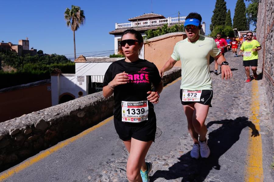 Un total de 13.1 kilómetros, dos menos que la pasada edición, y un desnivel acumulado de 207 metros de auténtica belleza por los barrios del Albaicín y el Sacromonte, dejando la Alhambra a la espalda, sin dejar de recorrer también los espacios más emblemáticos de la capital