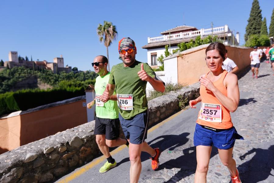 Un total de 13.1 kilómetros, dos menos que la pasada edición, y un desnivel acumulado de 207 metros de auténtica belleza por los barrios del Albaicín y el Sacromonte, dejando la Alhambra a la espalda, sin dejar de recorrer también los espacios más emblemáticos de la capital