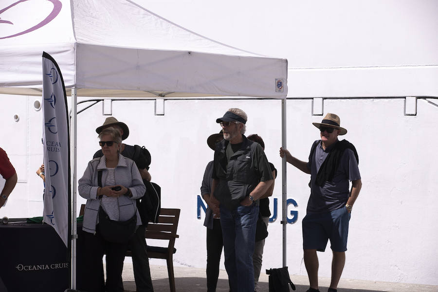 Algunos cruceristas han ido a las playas de Motril y otros, han disfrutado de un espectáculo flamenco a pie de barco
