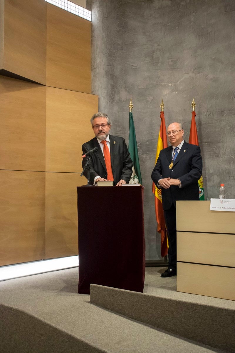 Toma posesión de su cargo Manuel Fuentes, reelegido presidente de los farmacéuticos