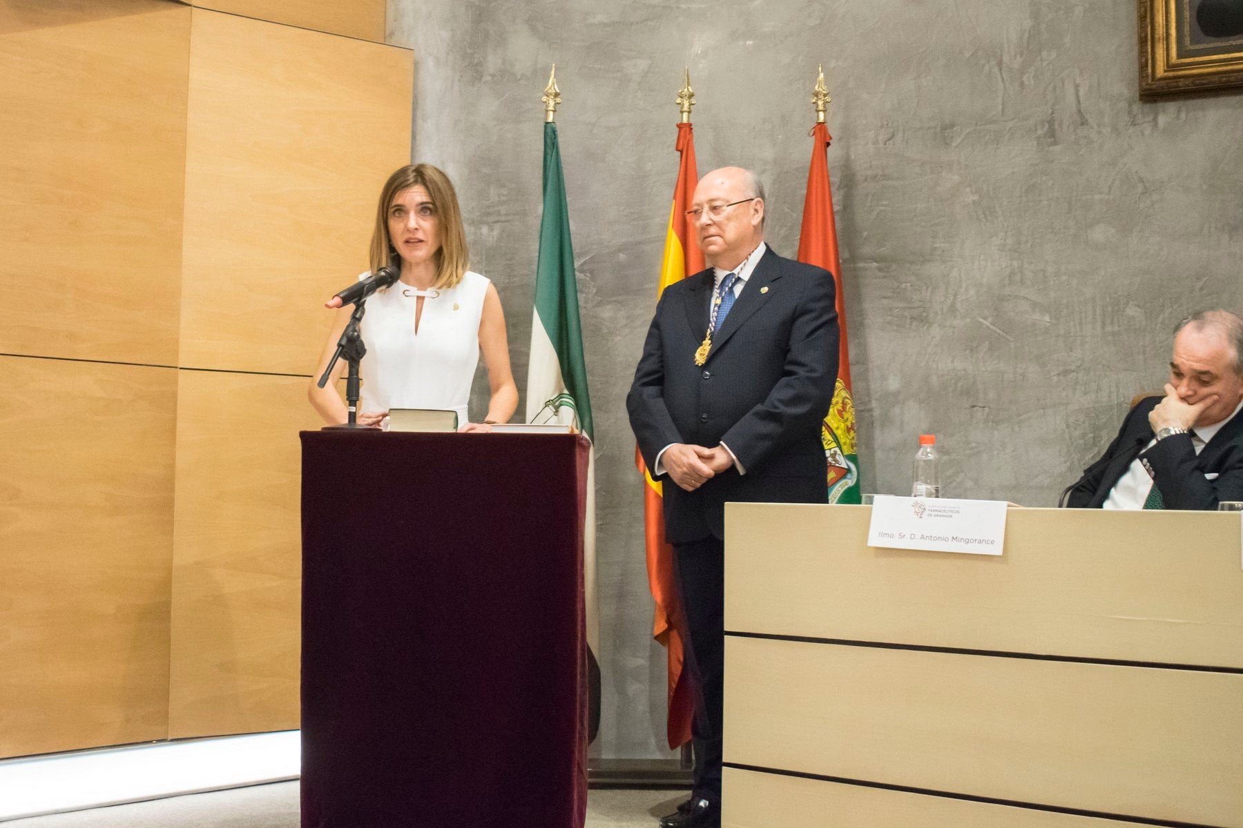 Toma posesión de su cargo Manuel Fuentes, reelegido presidente de los farmacéuticos