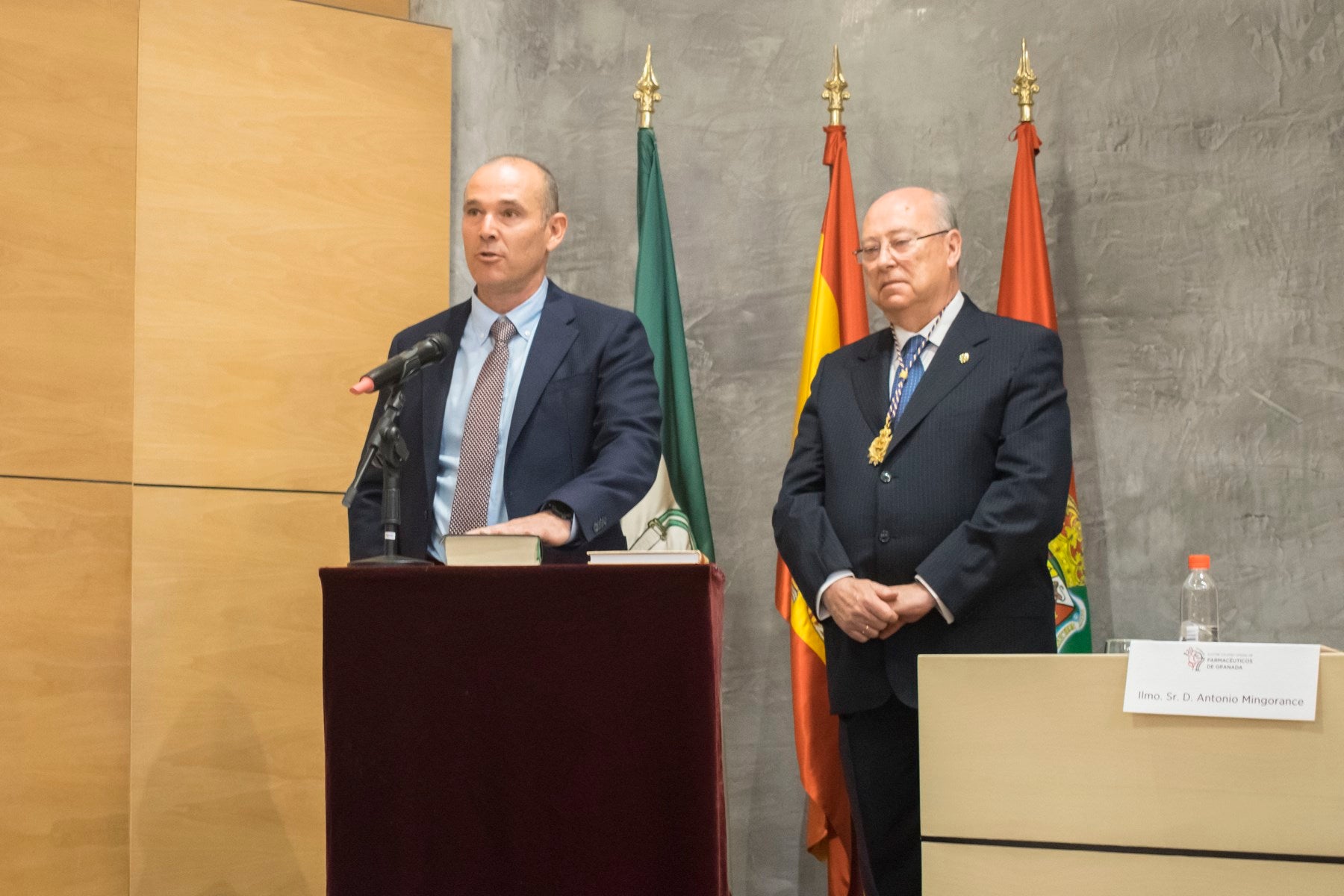 Toma posesión de su cargo Manuel Fuentes, reelegido presidente de los farmacéuticos