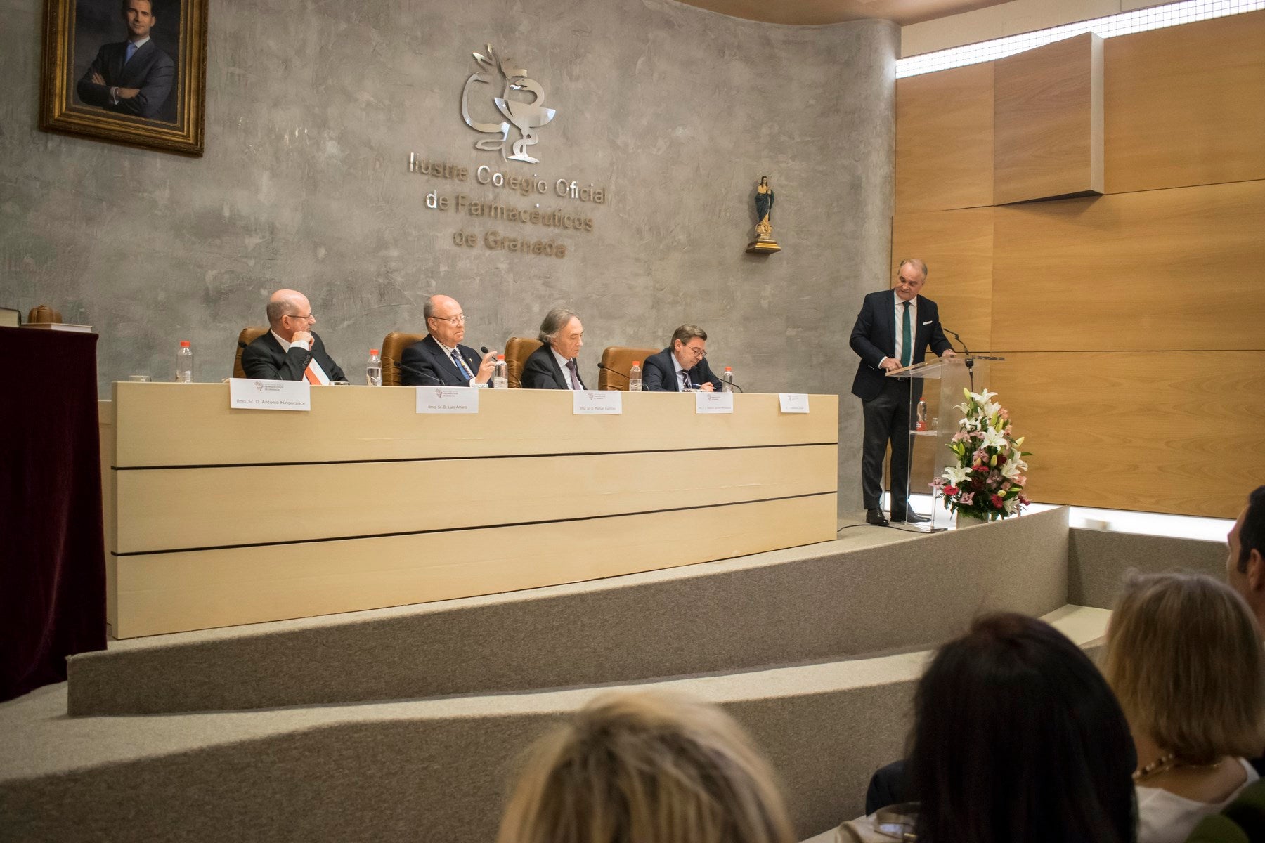 Toma posesión de su cargo Manuel Fuentes, reelegido presidente de los farmacéuticos