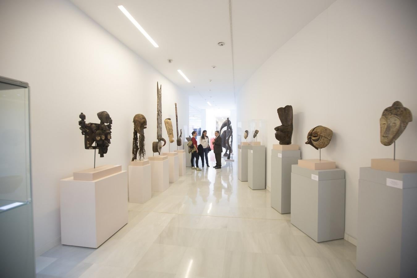 Esta mañana se ha celebrado en el Ayuntamiento el acto de donación del legado del pintor José Manuel Brazam a la ciudad de Granada. Más de 4.000 piezas donde se incluye una colección de arte africano única en España