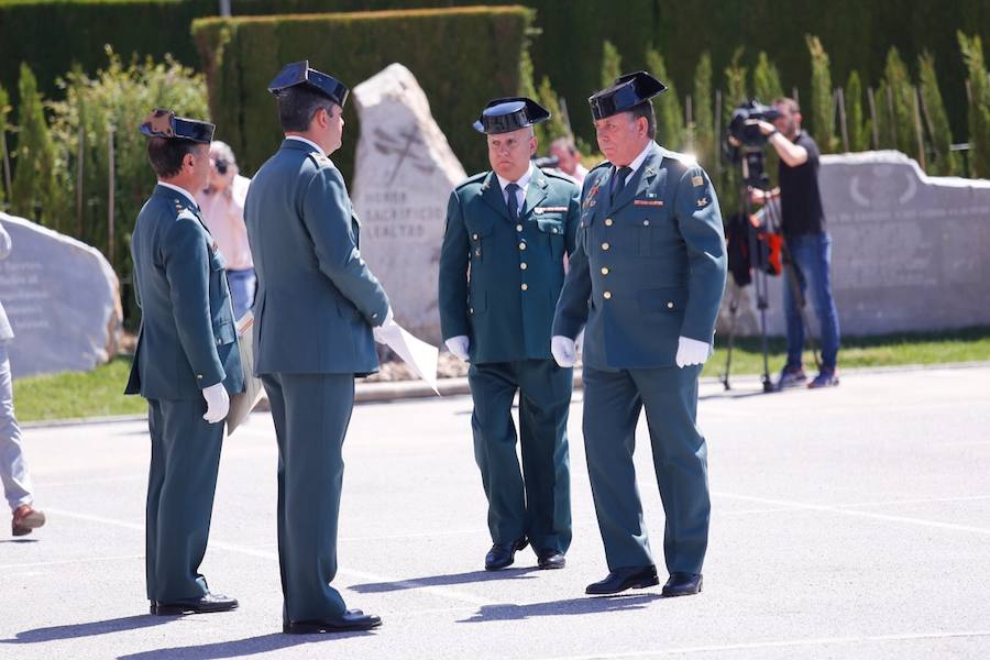 Además de la lectura del extracto de los decretos fundacionales del Cuerpo, la jornada ha servico para imponer las condecoraciones concedidas al personal de las unidades de la provincia