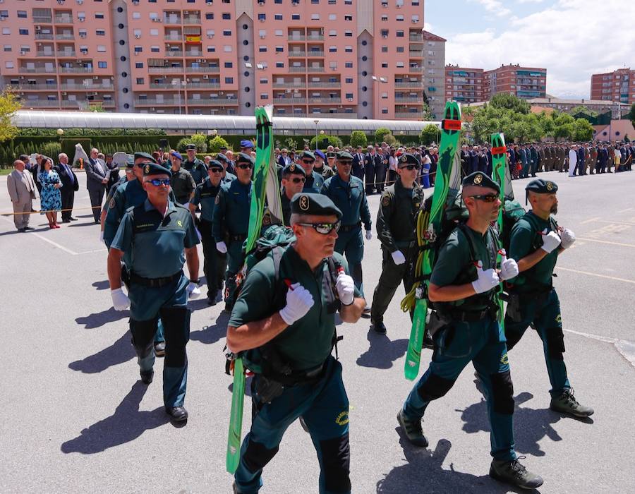 Además de la lectura del extracto de los decretos fundacionales del Cuerpo, la jornada ha servico para imponer las condecoraciones concedidas al personal de las unidades de la provincia