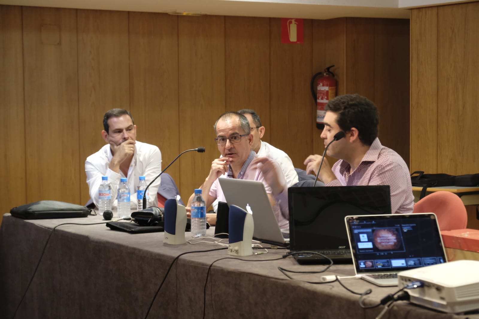 Considerada una enfermedad rara (afecta a una de cada tres mil setecientas personas), es la tercera causa de ceguera en los países desarrollados