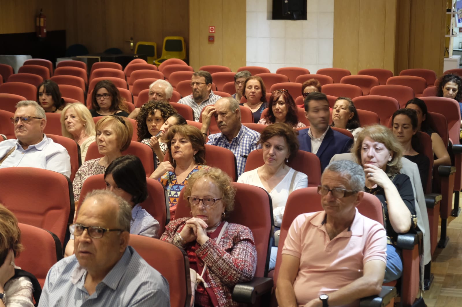 Considerada una enfermedad rara (afecta a una de cada tres mil setecientas personas), es la tercera causa de ceguera en los países desarrollados