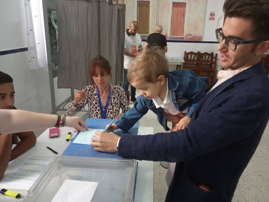 Fotos: Las imágenes de la jornada electoral en Almería