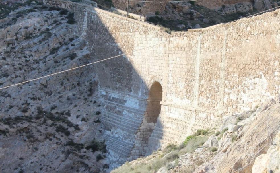 Acueducto romano en la zona de Almería, uno de los vestigios más importantes del Imperio.