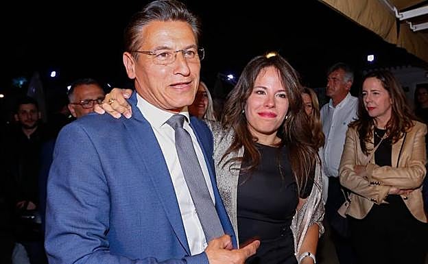 Luis Salvador y Lorena Rodríguez, que se queda fuera de la corporación 