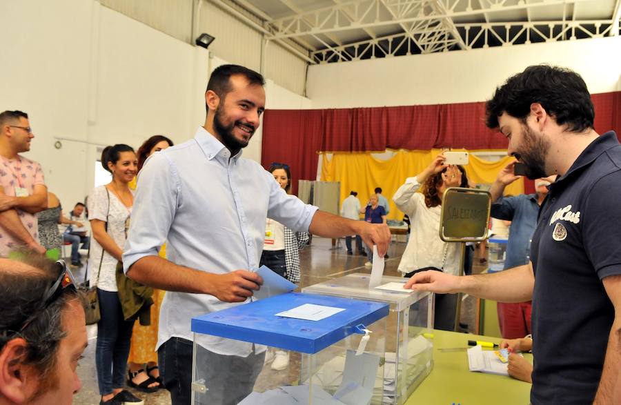 Fotos: Candidatos votando en los principales pueblos de la provincia