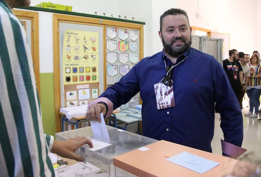 Fotos: Candidatos votando en los principales pueblos de la provincia