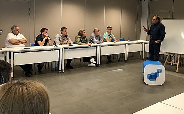 El PP crea una comisión para «iniciar negociaciones» por la alcaldía de Granada