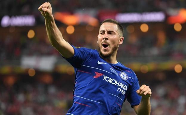 Eden Hazard celebra uno de sus dos goles al Arsenal en la final de Bakú.