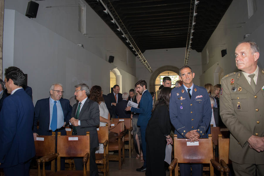 Fotos: El embajador de Japón participa junto a Josep Piqué en Diálogos con la sociedad de la UGR