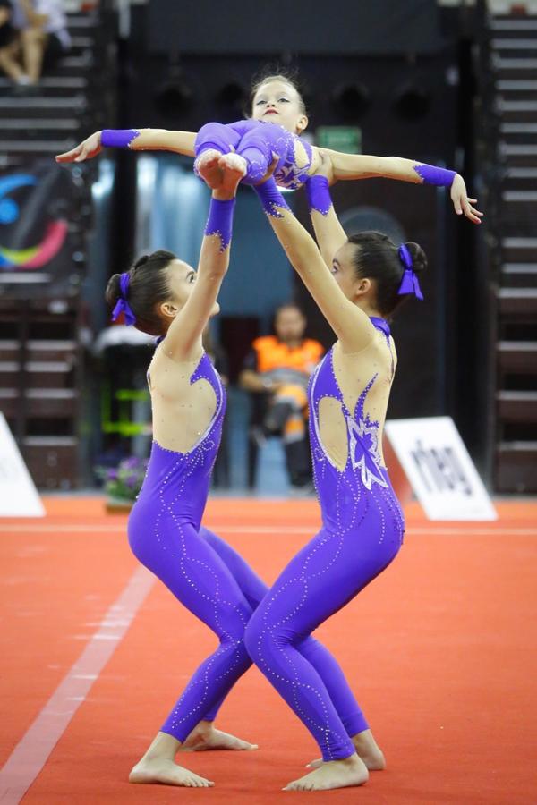 Durante los días 31 de mayo, 1 y 2 de junio 2019 se celebra el «Campeonato de España de Gimnasia Acrobática» organizado entre la Federación Española de Gimnasia y la Federación Andaluza de Gimnasia.Un evento que reúne a mas de 700 gimnastas de la acrobática de los diferentes puntos de España. Un evento único para disfrutar de un espectáculo deportivo con la familia y amigos