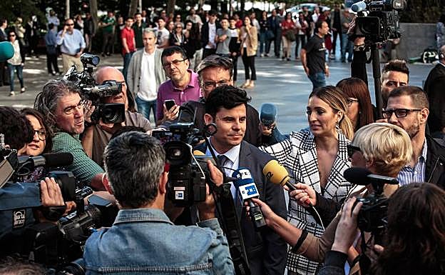 El supuesto hijo de Julio Iglesias: «Estoy luchando contra un gigante»