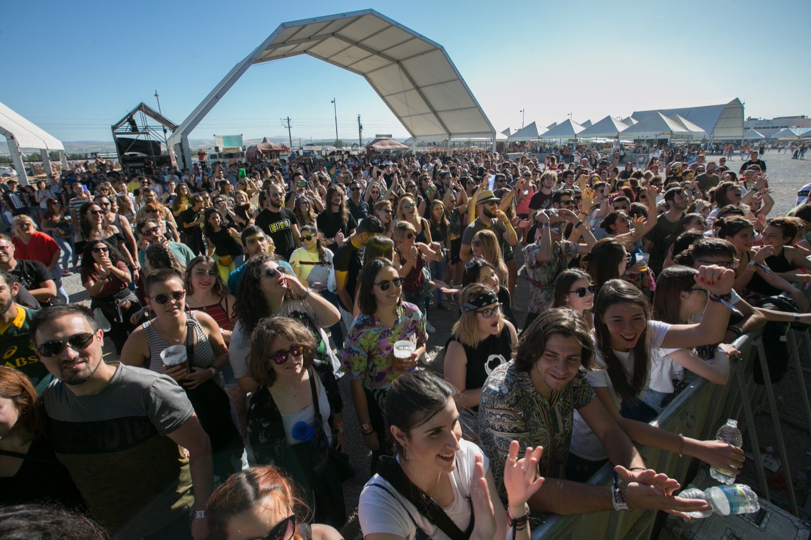 La organización espera cerrar esta edición con más de 30.000 visitantes disfrutando de dos días de música en el Cortijo del Conde